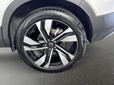 2023 Volvo XC40 Plus Bright Theme