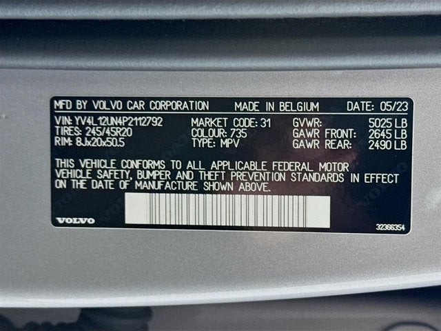 2023 Volvo XC40 Plus Bright Theme