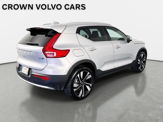 2023 Volvo XC40 Plus Bright Theme