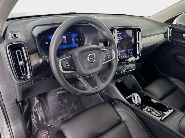 2023 Volvo XC40 Plus Bright Theme