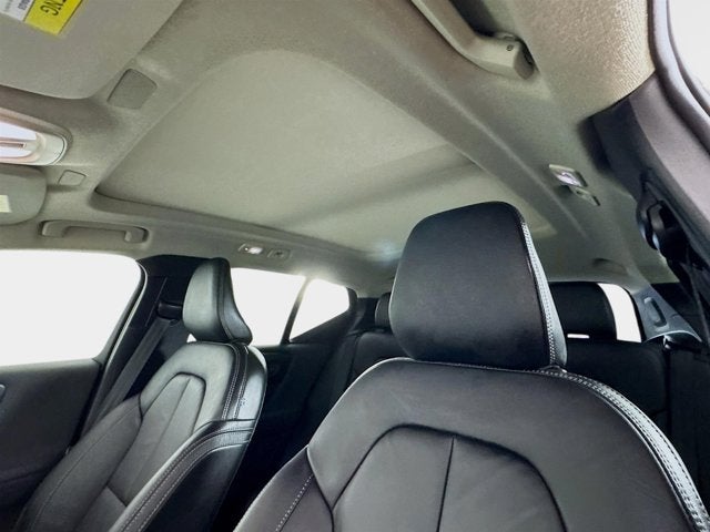 2023 Volvo XC40 Plus Bright Theme