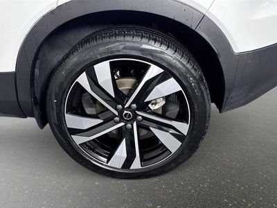 2023 Volvo XC40 Plus Bright Theme
