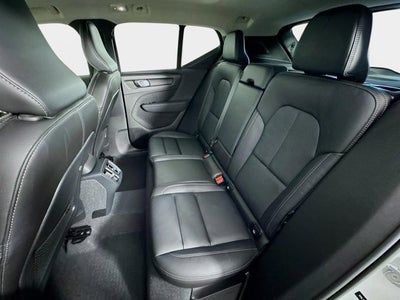 2023 Volvo XC40 Plus Bright Theme