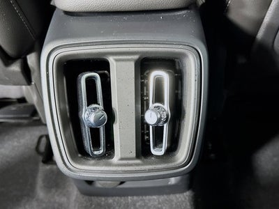 2023 Volvo XC40 Plus Bright Theme
