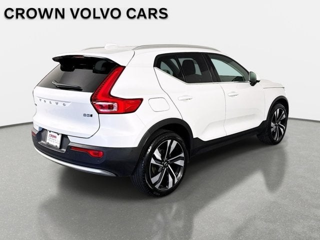 2023 Volvo XC40 Plus Bright Theme