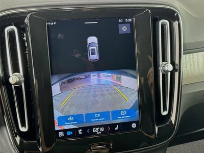 2023 Volvo XC40 Core