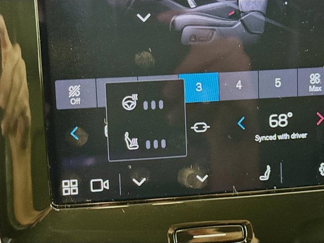 2023 Volvo XC40 Core