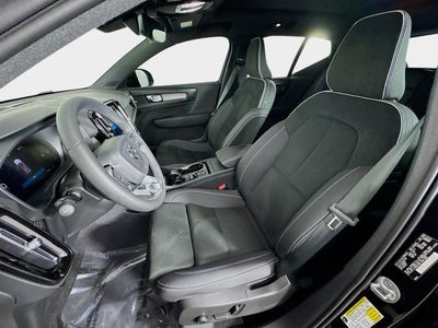 2023 Volvo XC40 Plus Dark Theme