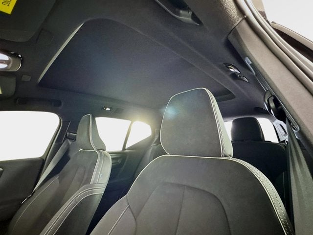 2023 Volvo XC40 Plus Dark Theme