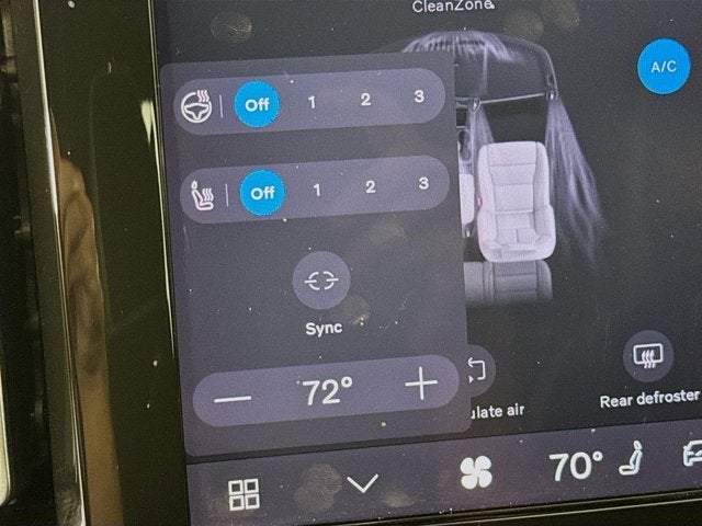 2023 Volvo XC40 Plus Dark Theme