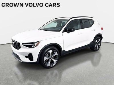 2023 Volvo XC40 Plus Dark Theme