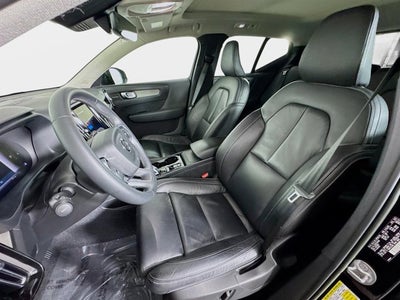 2023 Volvo XC40 Ultimate Dark Theme