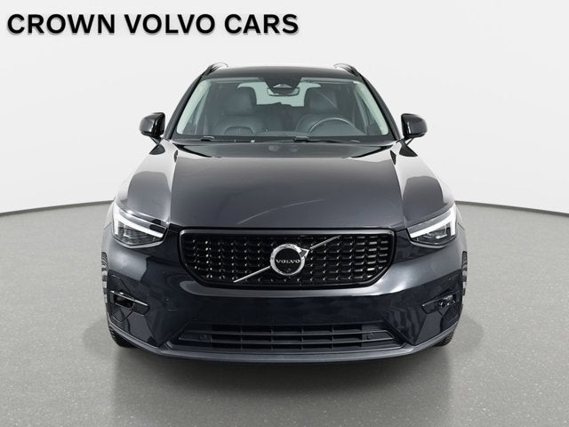 2023 Volvo XC40 Ultimate Dark Theme