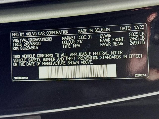 2023 Volvo XC40 Ultimate Dark Theme