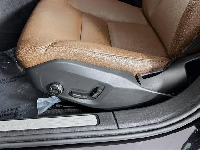 2025 Volvo V60 Cross Country Plus