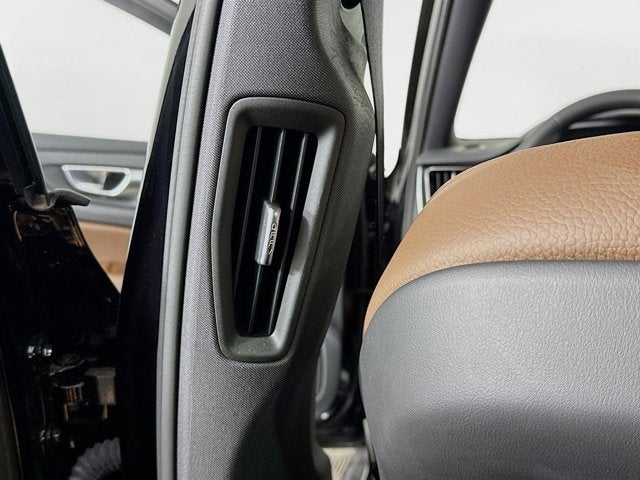 2025 Volvo V60 Cross Country Plus