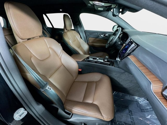 2025 Volvo V60 Cross Country Plus