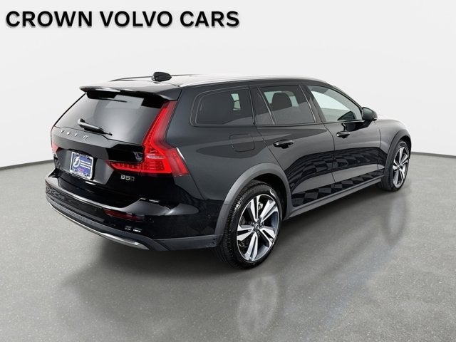 2025 Volvo V60 Cross Country Plus
