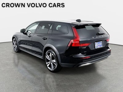 2025 Volvo V60 Cross Country Plus