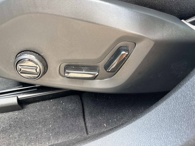 2025 Volvo XC60 Core