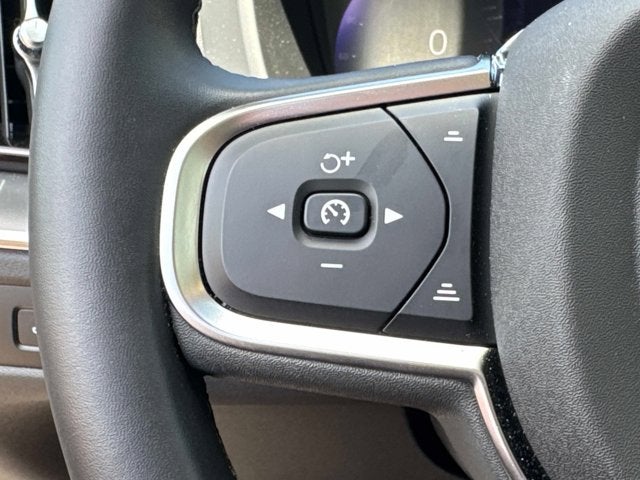 2025 Volvo XC60 Core