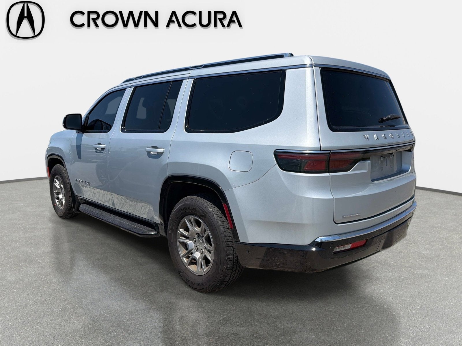 2023 Jeep Wagoneer Base