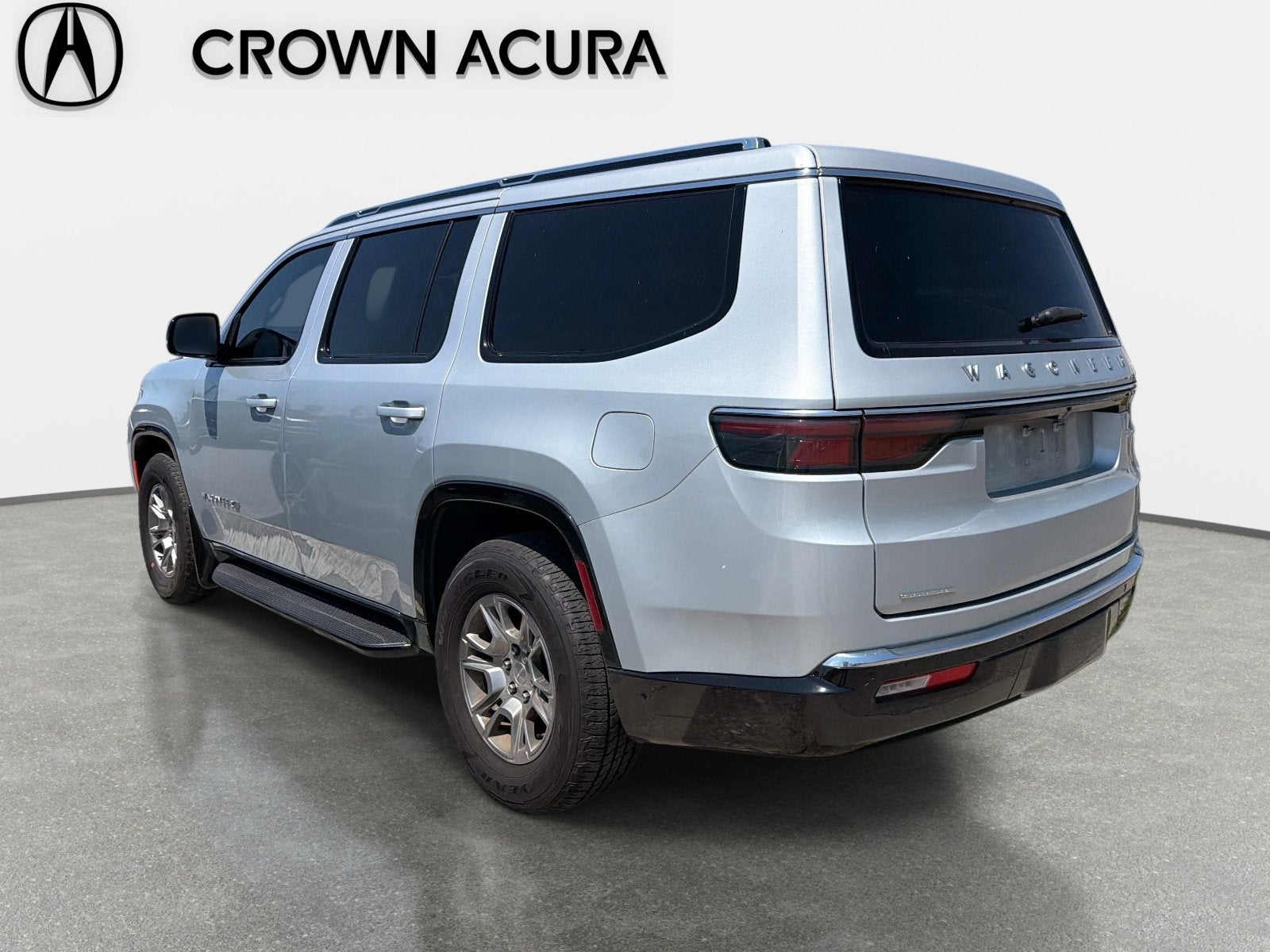 2023 Jeep Wagoneer Base