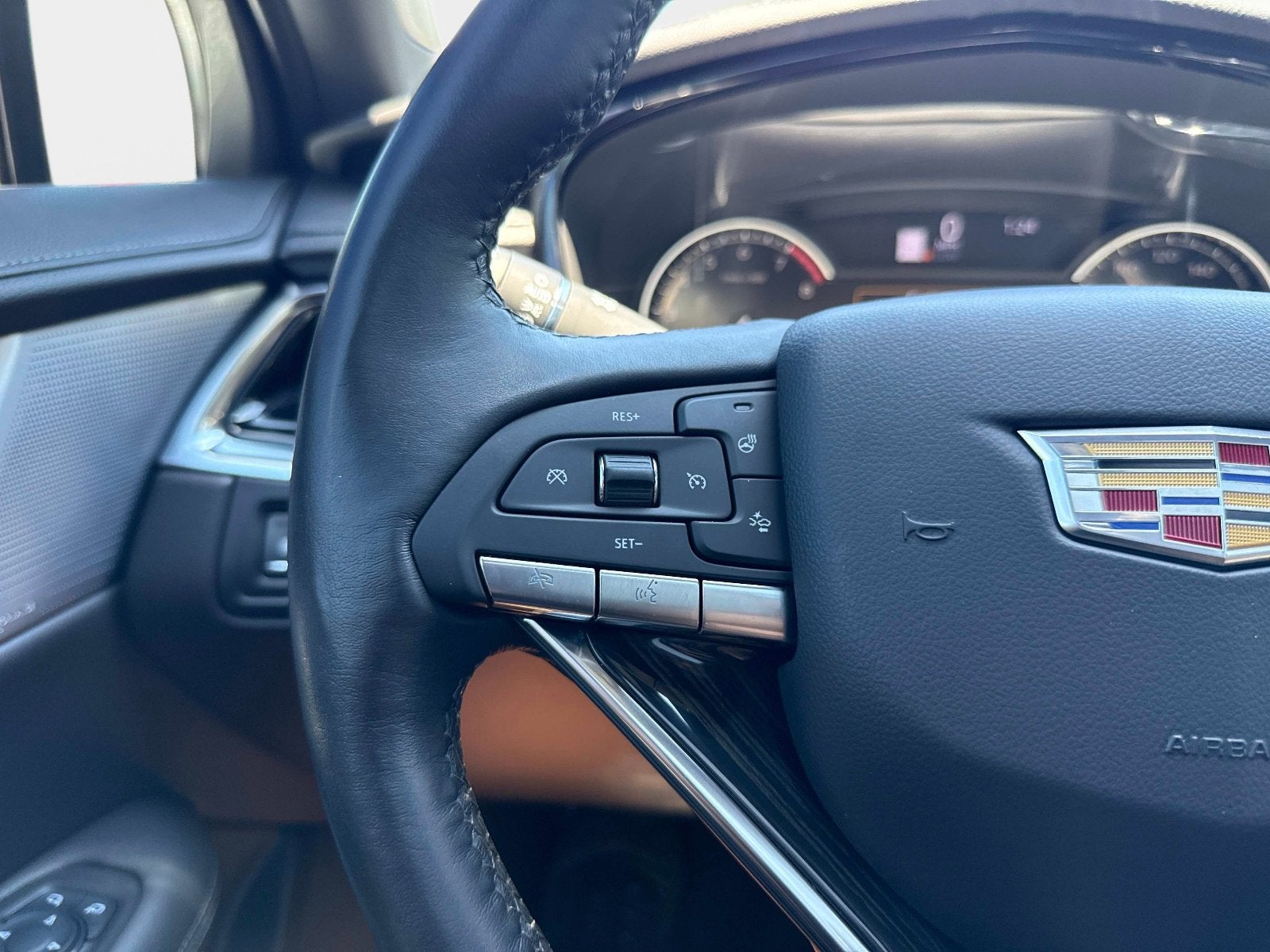 2023 Cadillac XT6 FWD Premium Luxury