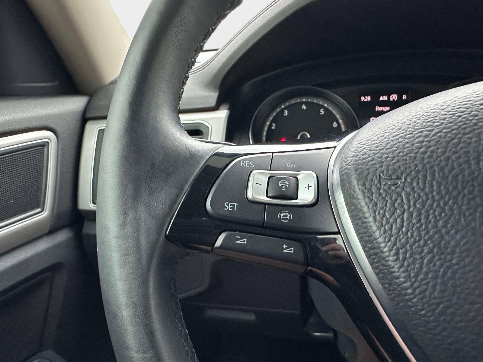 2019 Volkswagen Atlas 3.6L V6 SE w/Technology R-Line