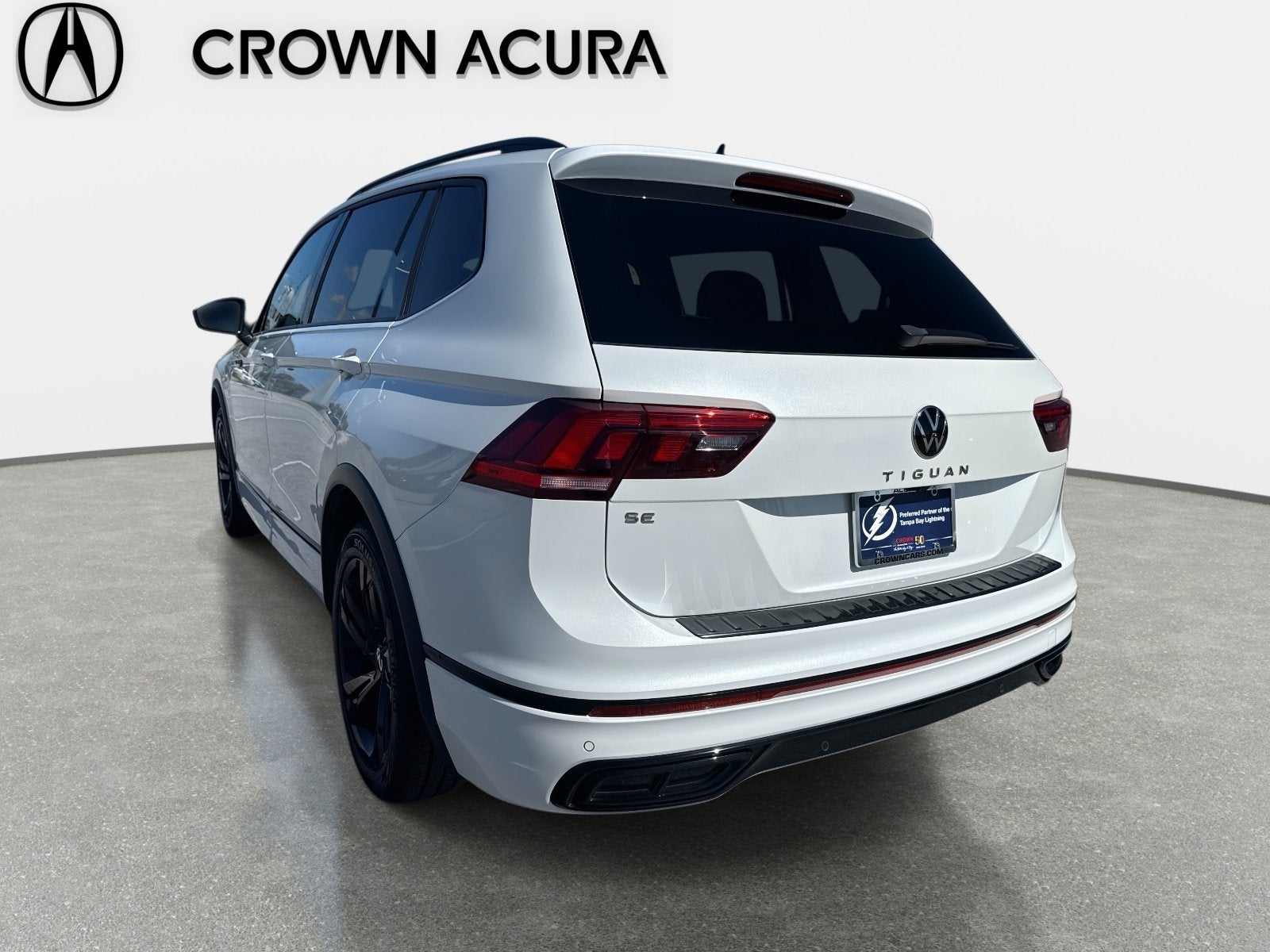 2023 Volkswagen Tiguan SE R-Line Black