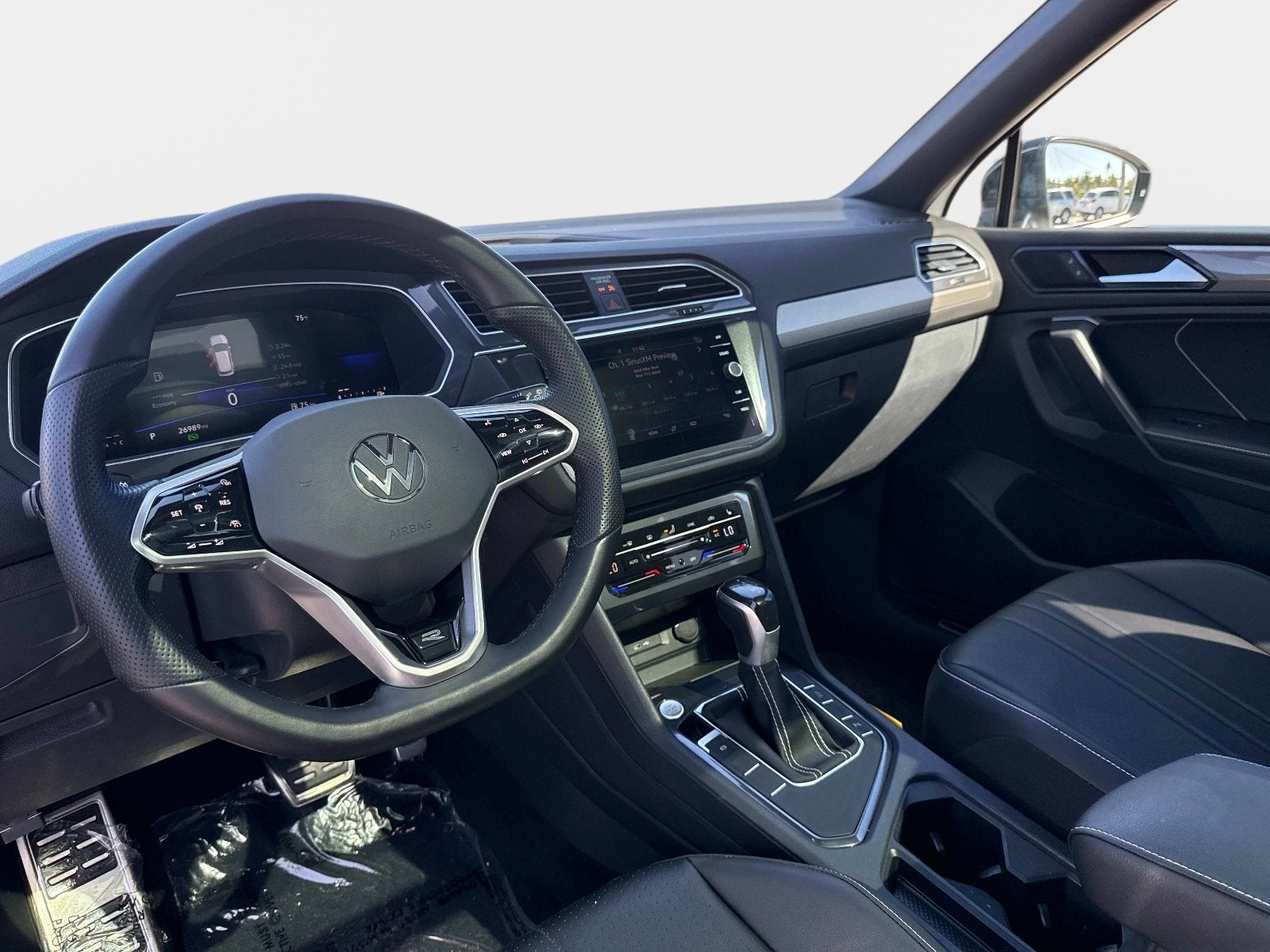 2023 Volkswagen Tiguan SE R-Line Black