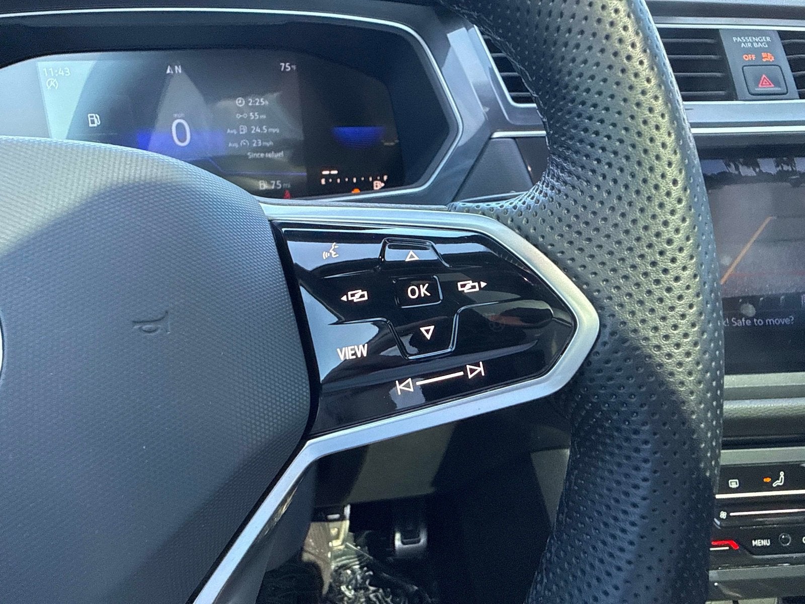 2023 Volkswagen Tiguan SE R-Line Black