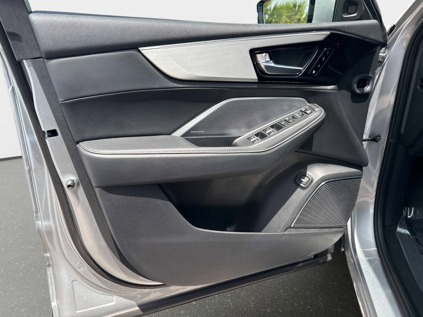 2025 Acura MDX w/Technology Package