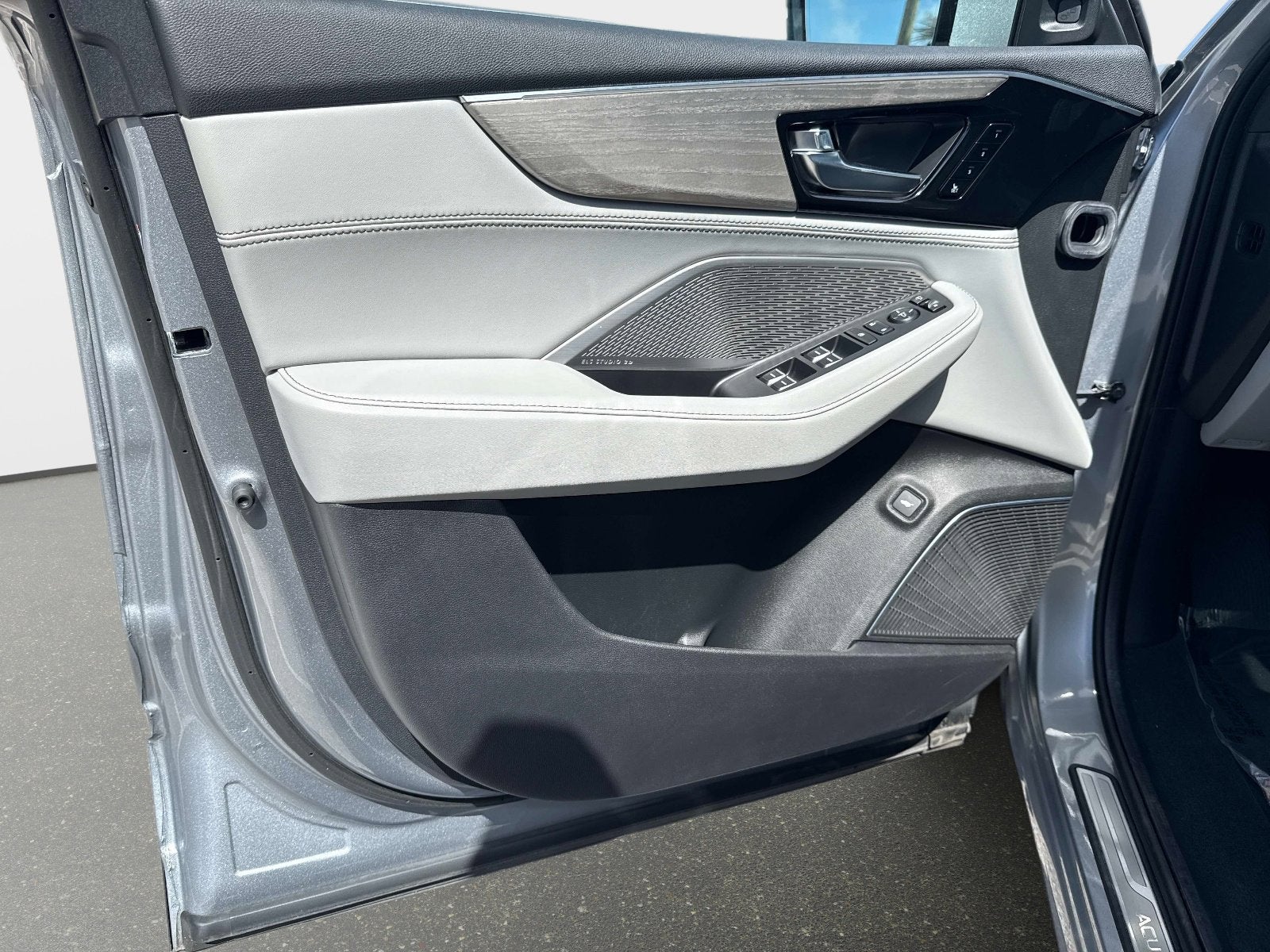 2023 Acura MDX w/Advance Package