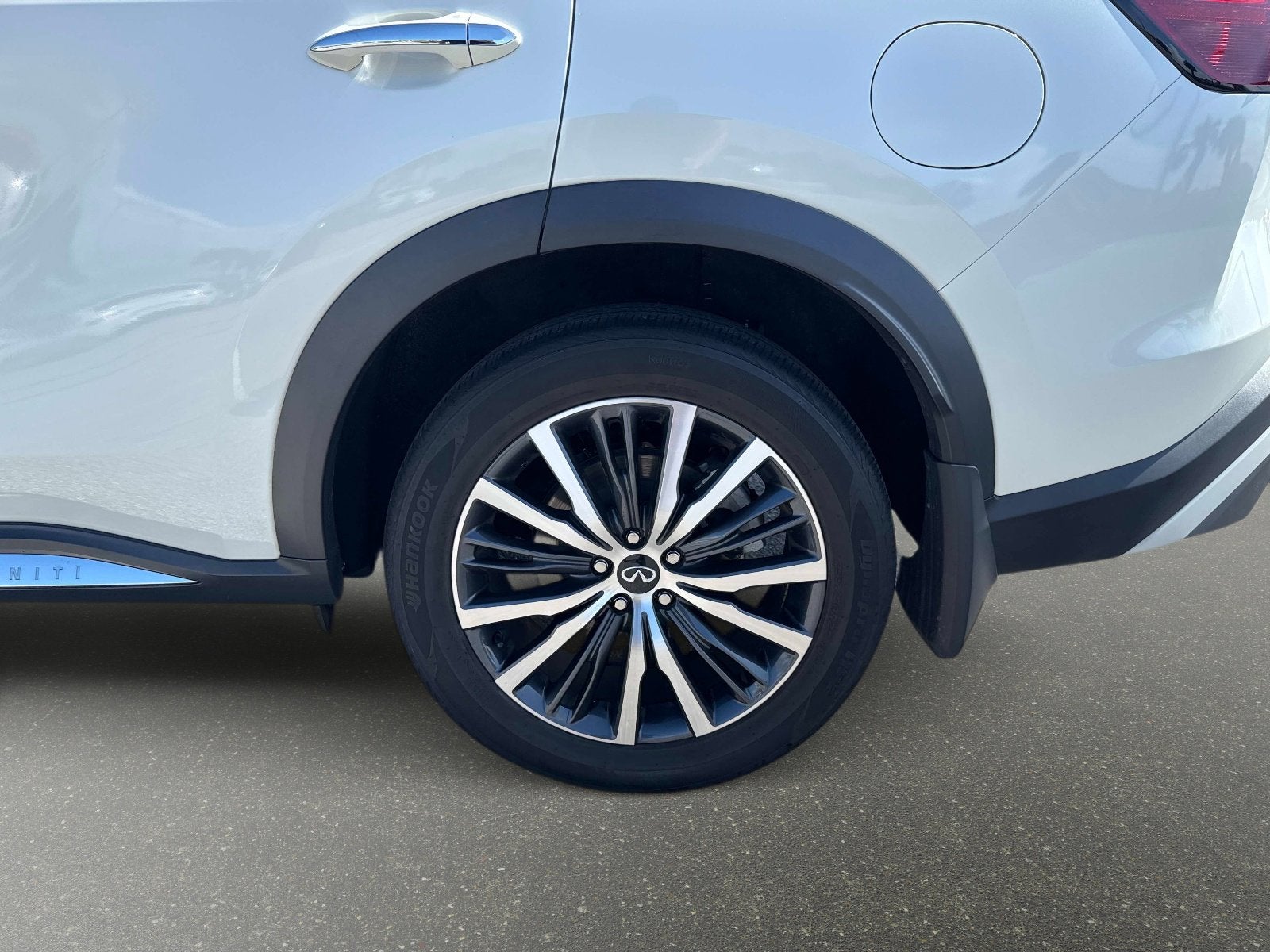 2023 INFINITI QX60 SENSORY